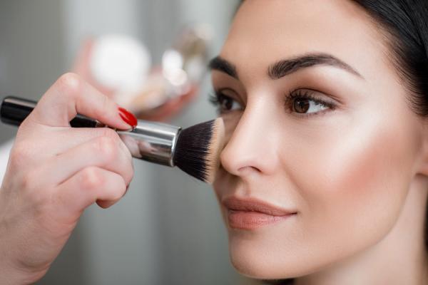 Maquillage et teinture cils/sourcils